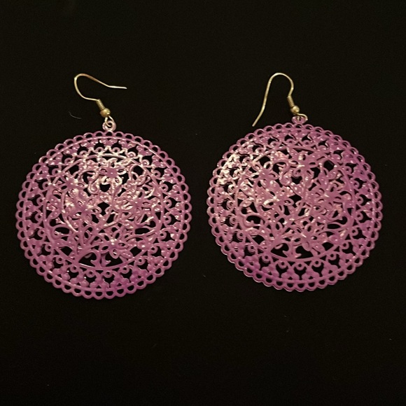 Purple Lace-like Round Dangly  Earrings - Picture 8 of 17